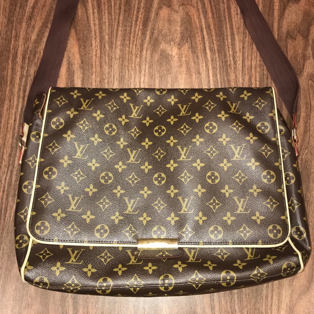 Authentic Louis Vuitton Messenger Bag